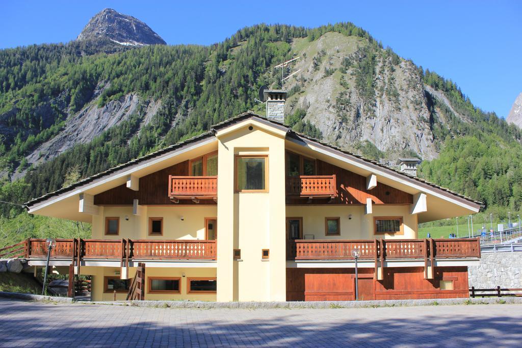 Shatush Hotel Courmayeur Exteriör bild