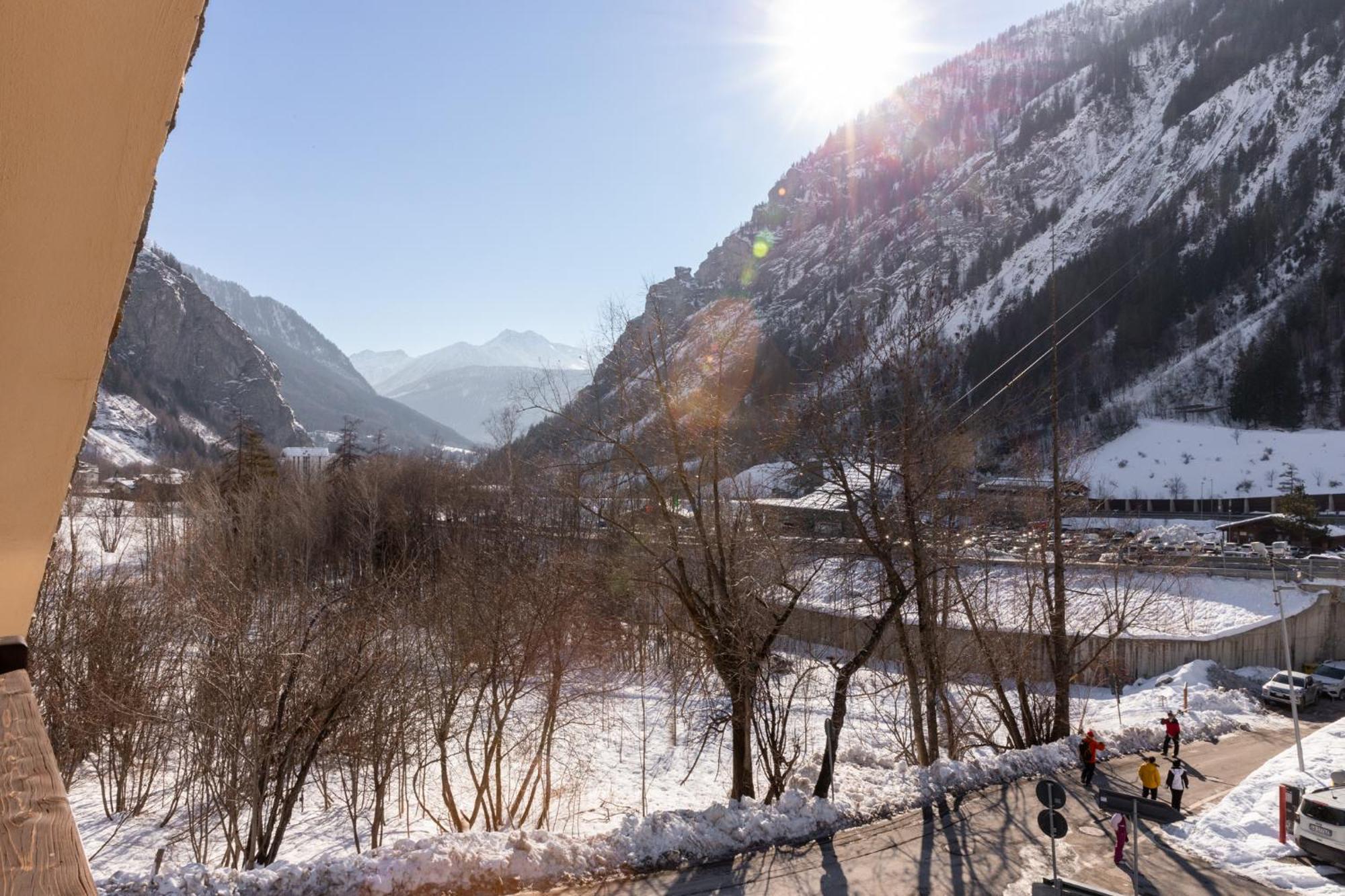Shatush Hotel Courmayeur Exteriör bild