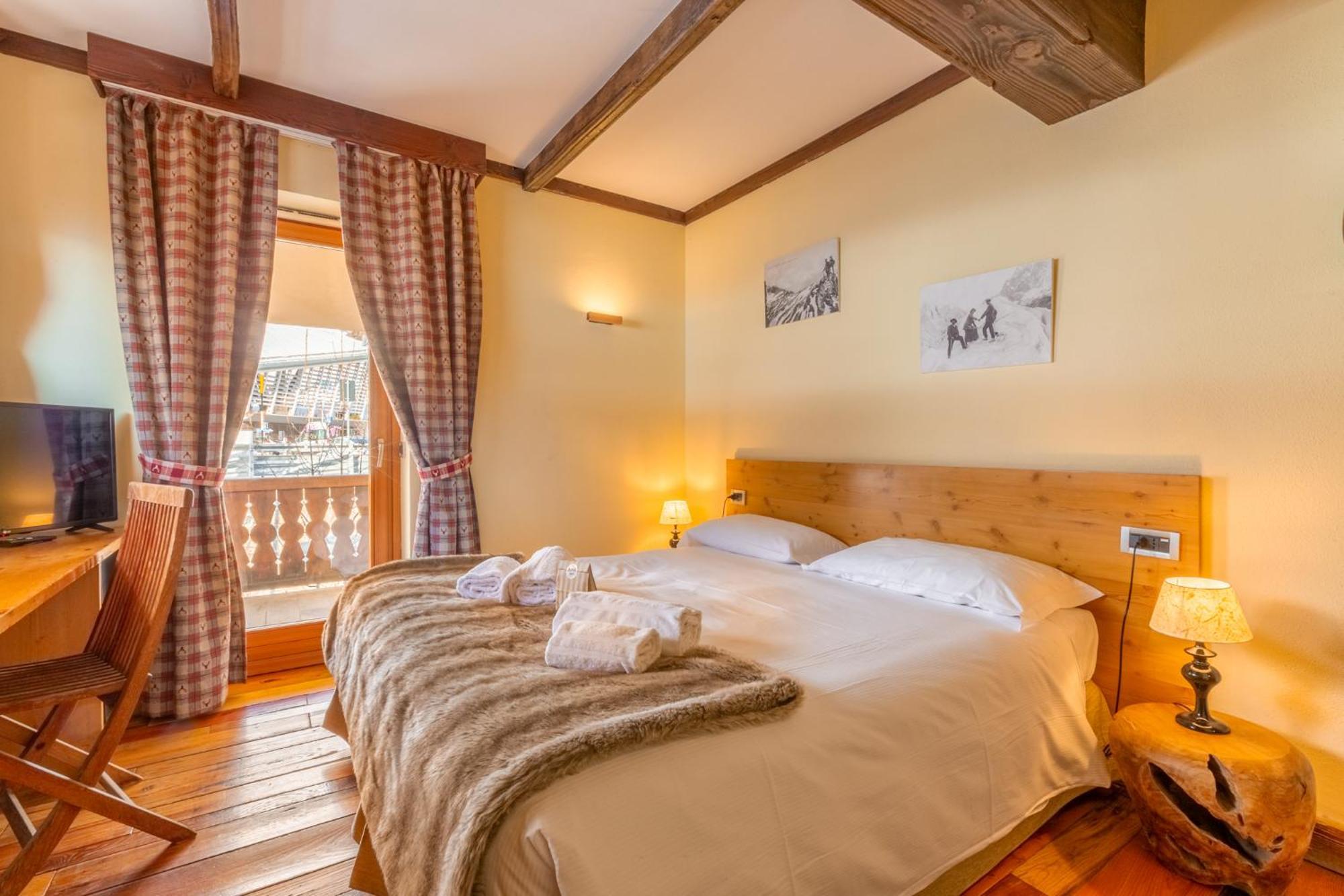Shatush Hotel Courmayeur Exteriör bild