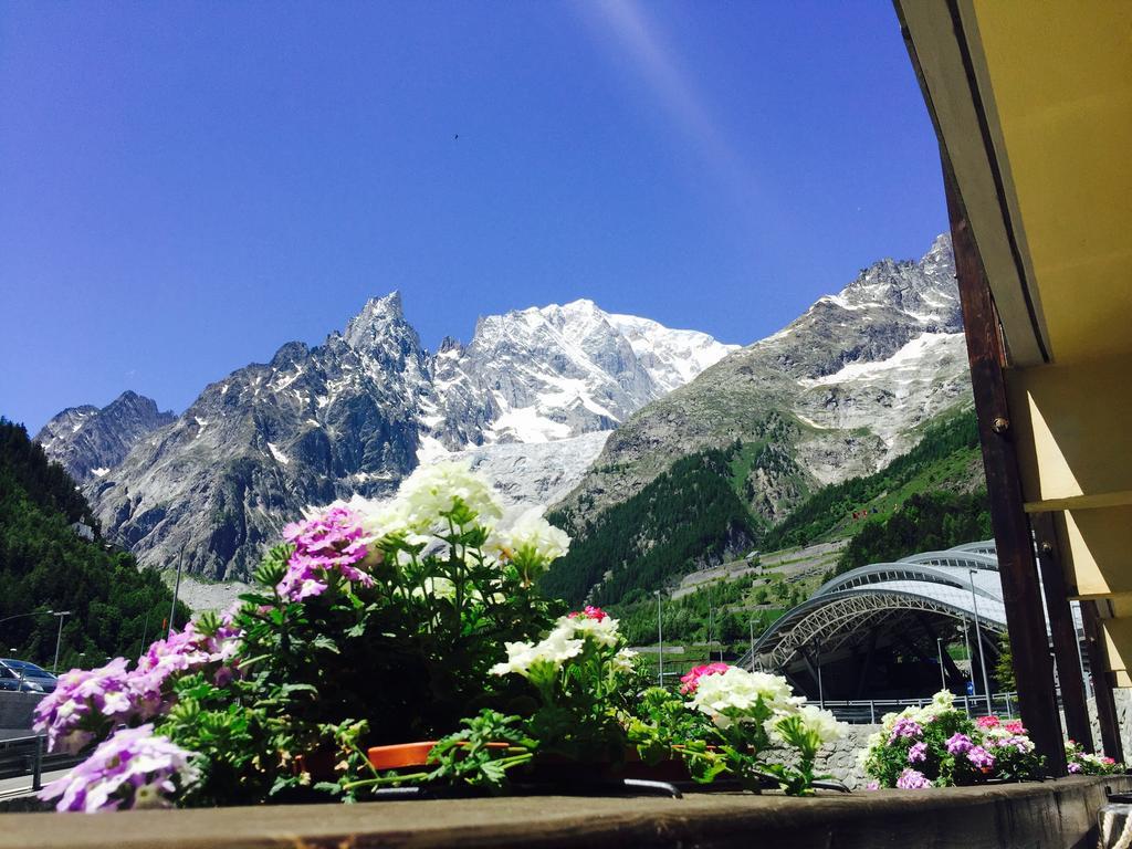 Shatush Hotel Courmayeur Exteriör bild